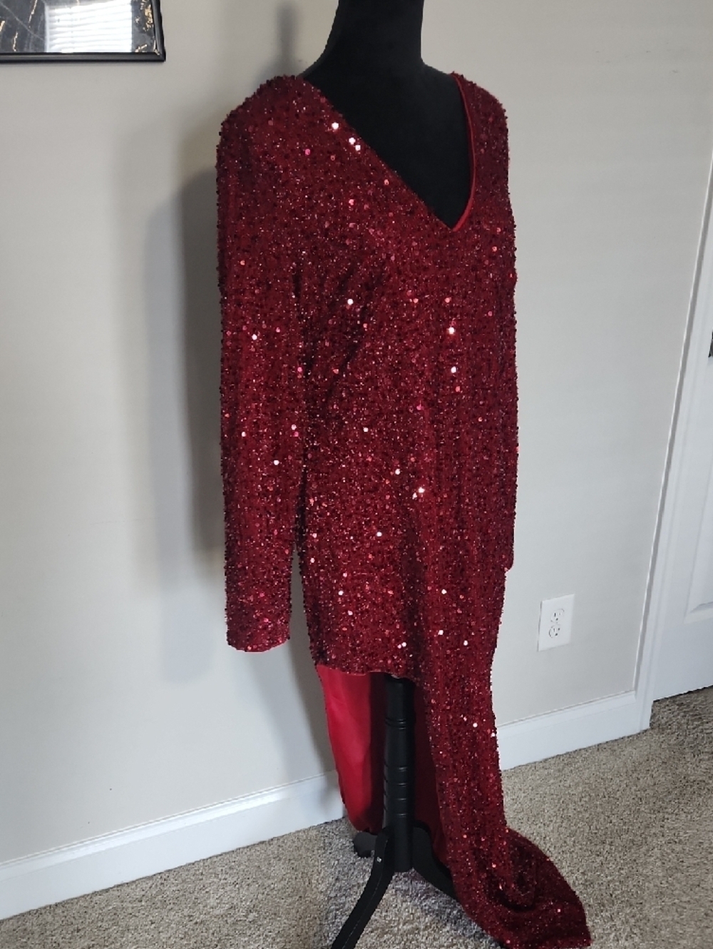 Sparkling Burgundy Sequin Long-Sleeve V-Neck Dress - Picture 2 of 4